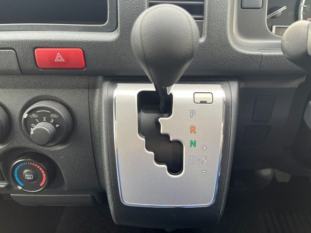 HIACE van 1.25t 2WD