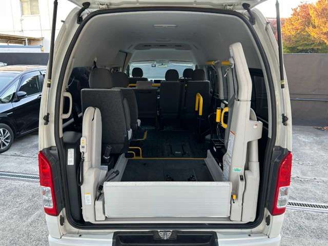 REGIUSACE 2WD van