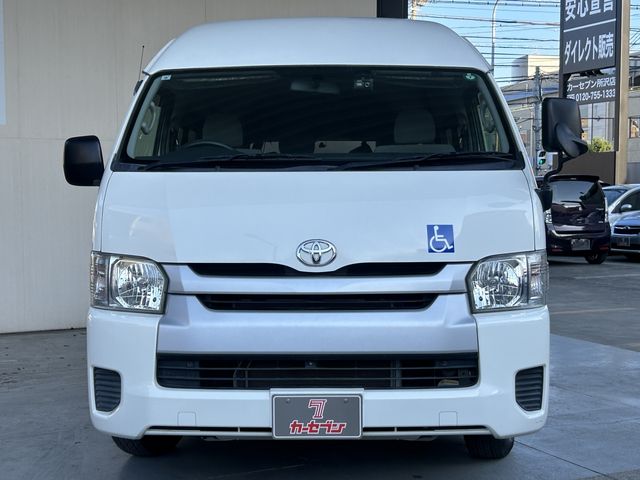 REGIUSACE 2WD van