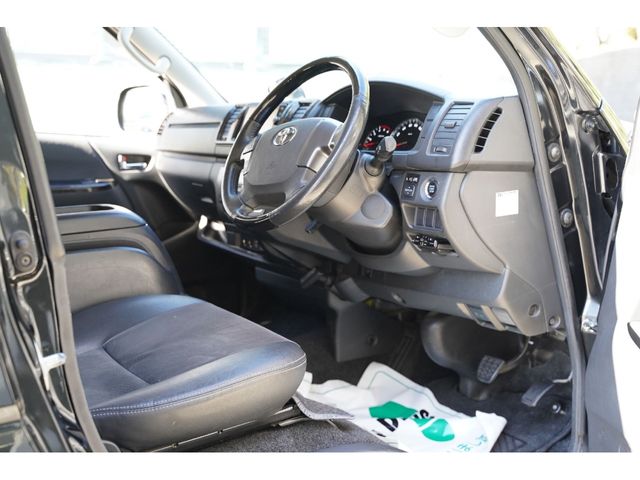HIACE van 4WD