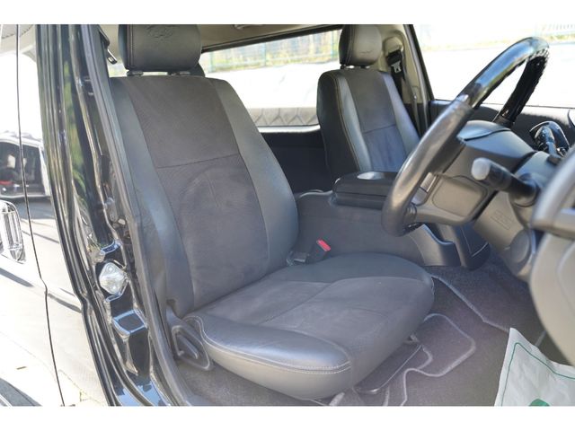 HIACE van 4WD