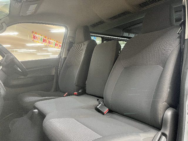 CARAVAN van 2WD