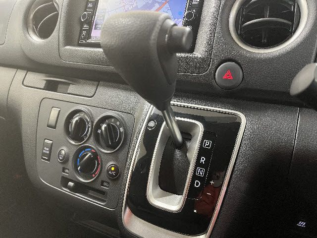 CARAVAN van 2WD