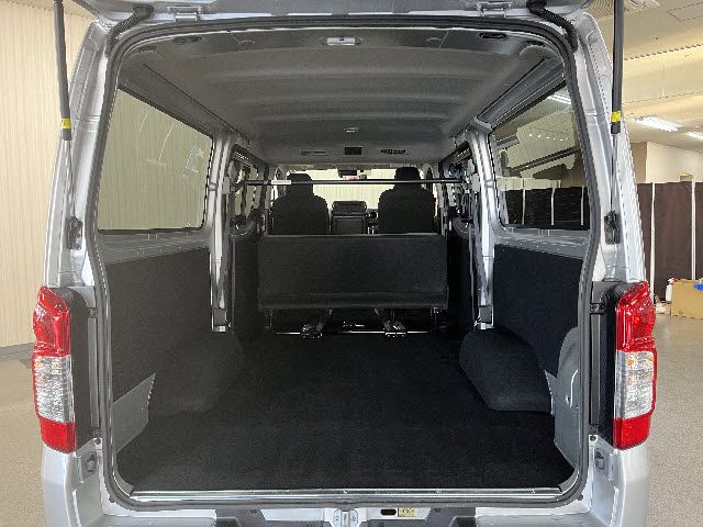 CARAVAN van 2WD