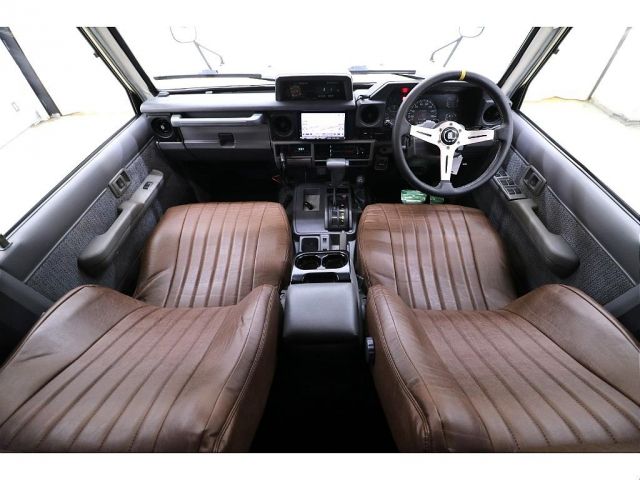 LANDCRUISER van