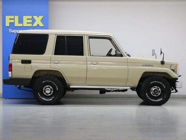 LANDCRUISER van