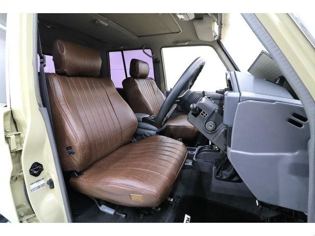 LANDCRUISER van