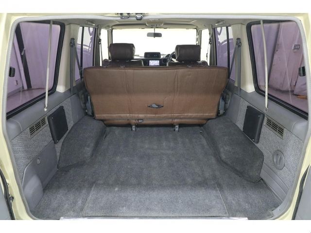 LANDCRUISER van