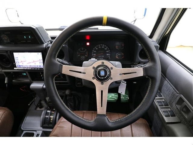 LANDCRUISER van