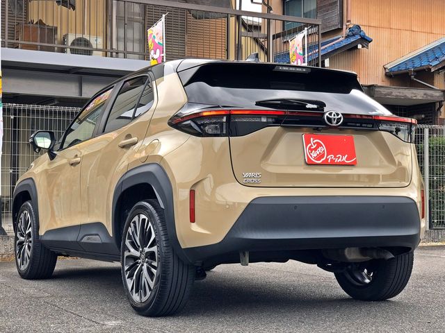 YARIS CROSS