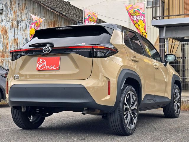 YARIS CROSS