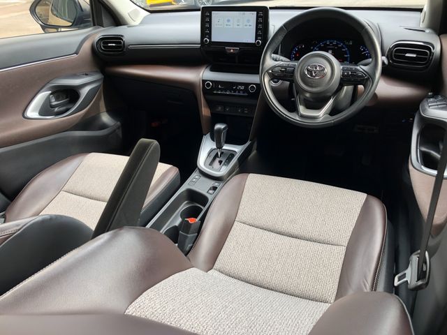 YARIS CROSS