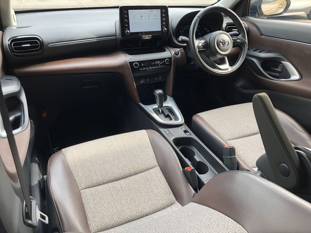 YARIS CROSS