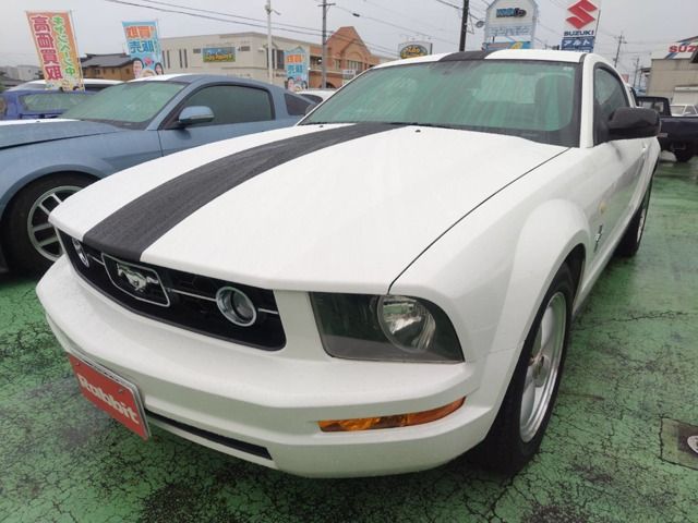 FORD MUSTANG