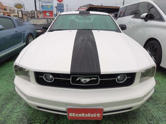 FORD MUSTANG