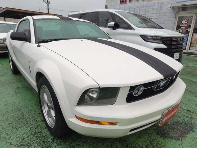 FORD MUSTANG