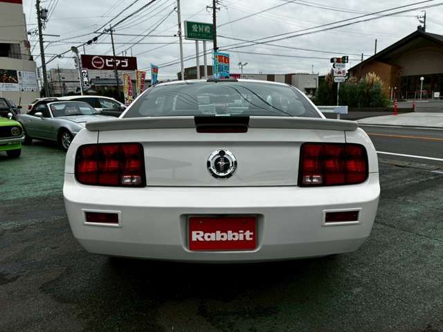 FORD MUSTANG