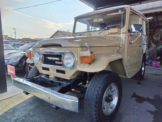 LANDCRUISER van
