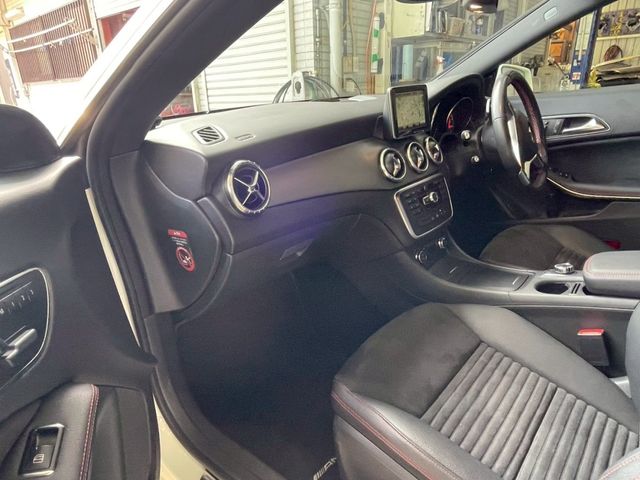 MERCEDES BENZ CLA class