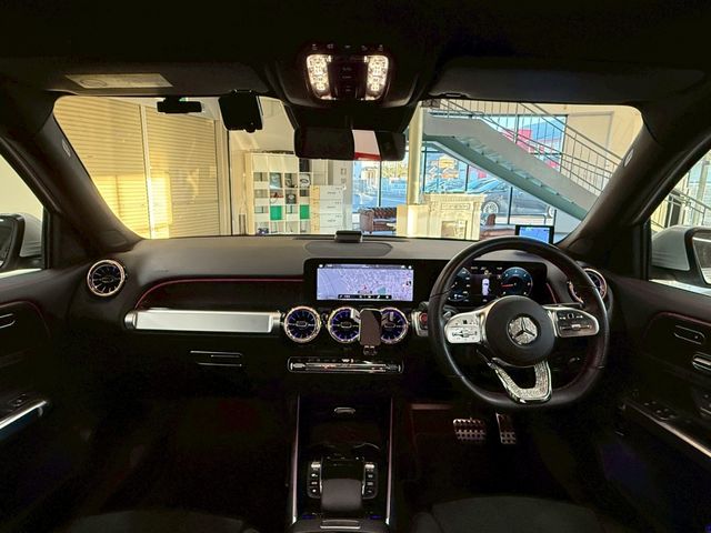 MERCEDES BENZ GLB