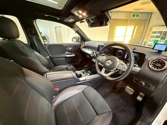 MERCEDES BENZ GLB