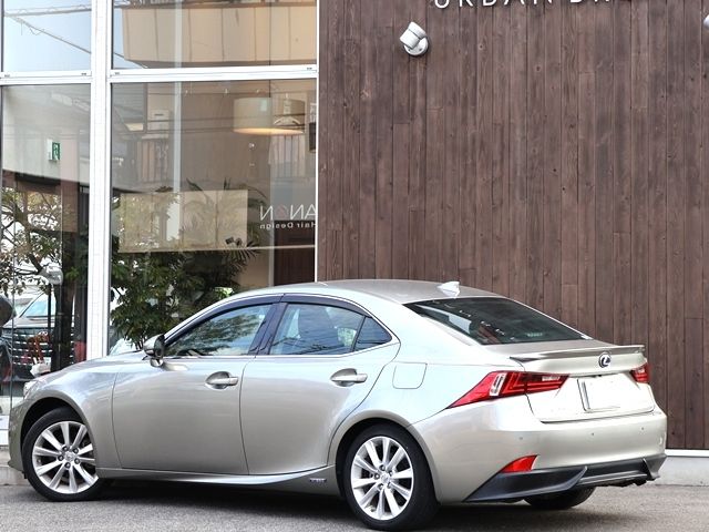 LEXUS IS300h