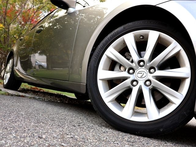 LEXUS IS300h