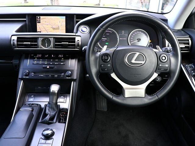 LEXUS IS300h