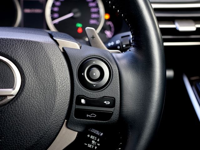 LEXUS IS300h