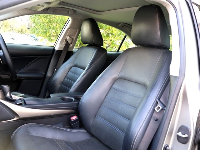 LEXUS IS300h