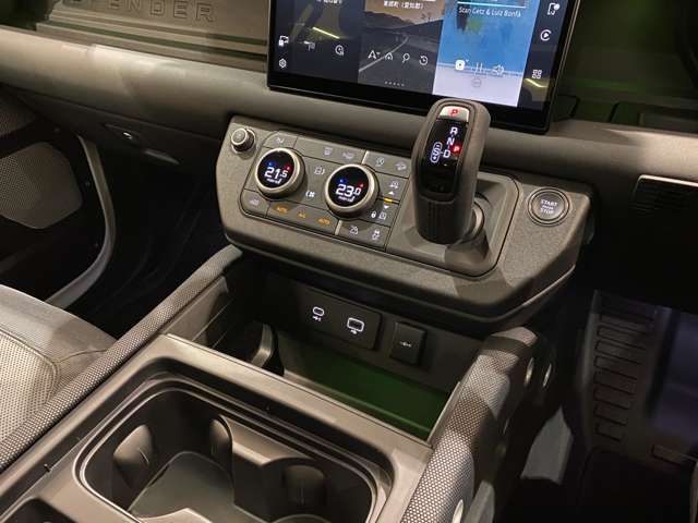 ROVER DEFENDER