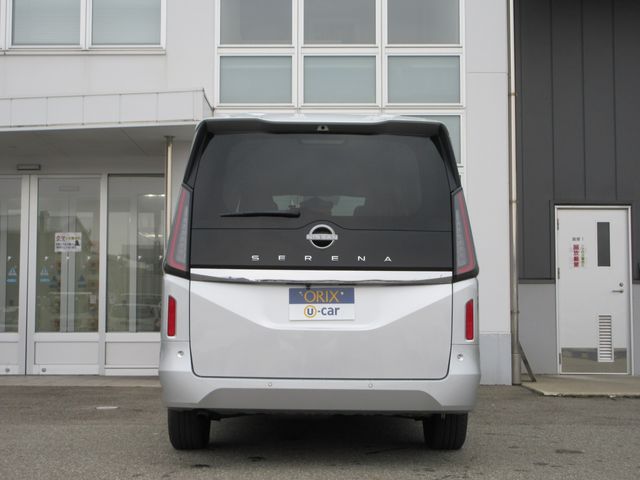 SERENA  WG 4WD