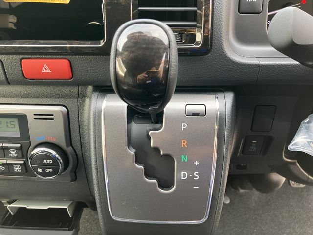 HIACE van 4WD
