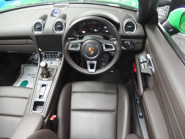 PORSCHE 718BOXSTER