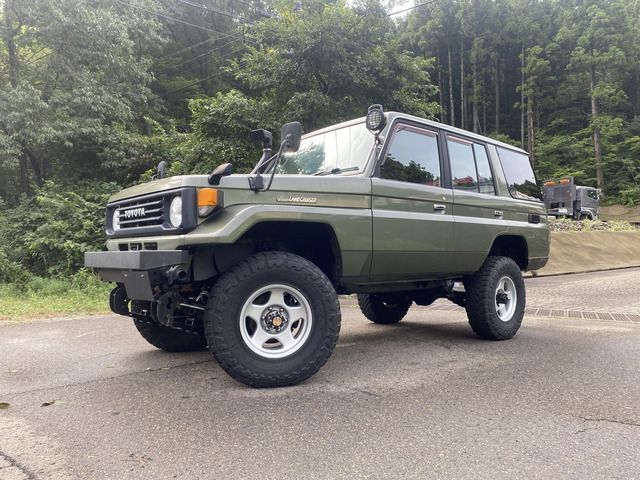 LANDCRUISER van