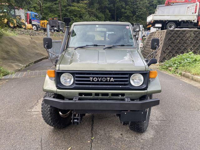 LANDCRUISER van