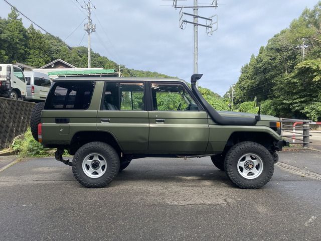 LANDCRUISER van