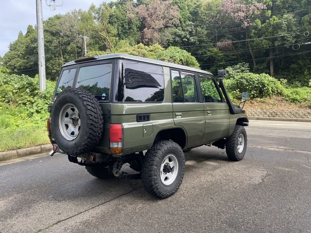 LANDCRUISER van