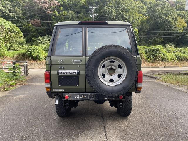LANDCRUISER van