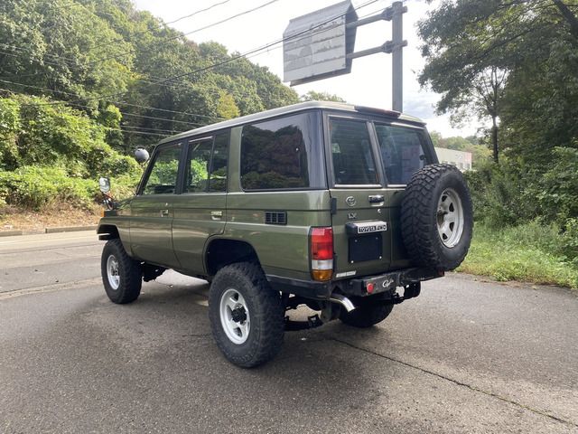 LANDCRUISER van
