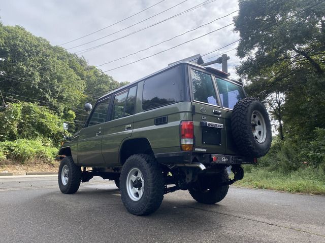 LANDCRUISER van