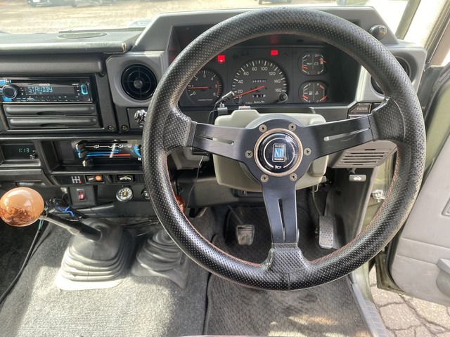 LANDCRUISER van