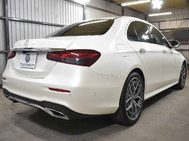 MERCEDES BENZ E class sedan
