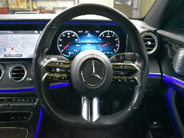 MERCEDES BENZ E class sedan