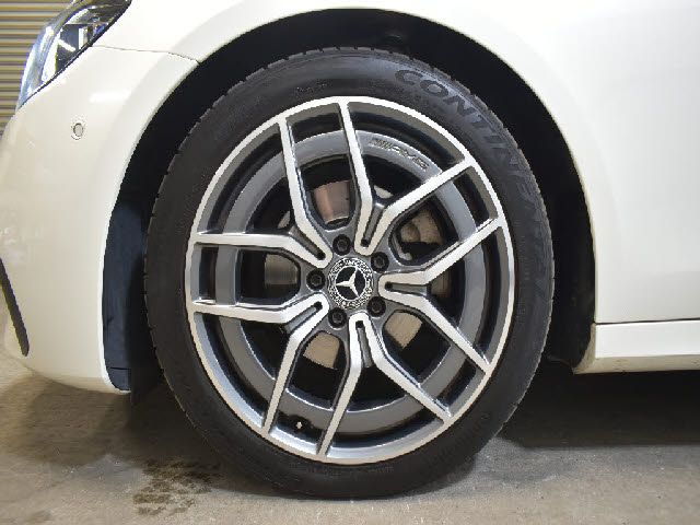 MERCEDES BENZ E class sedan