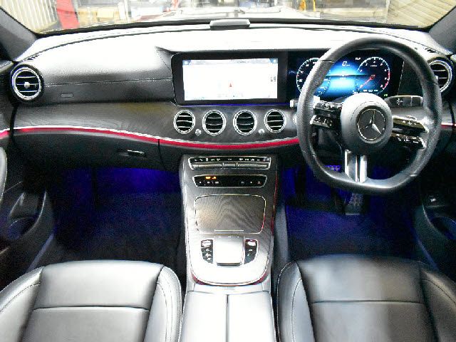 MERCEDES BENZ E-Class sedan