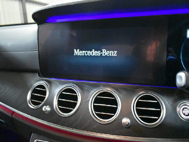 MERCEDES BENZ E-Class sedan