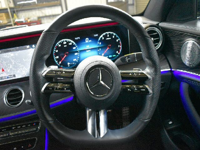 MERCEDES BENZ E-Class sedan