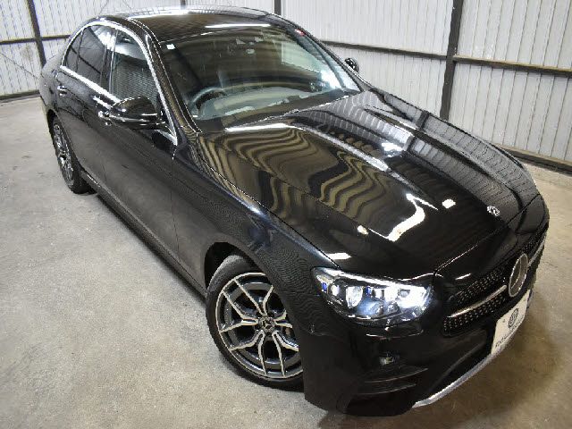 MERCEDES BENZ E-Class sedan