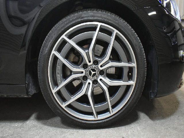 MERCEDES BENZ E-Class sedan